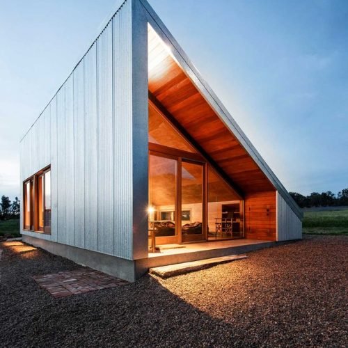 Gawthorne’s Hut Is An Off-Grid Cabin in Mudgee With an Angular Roof